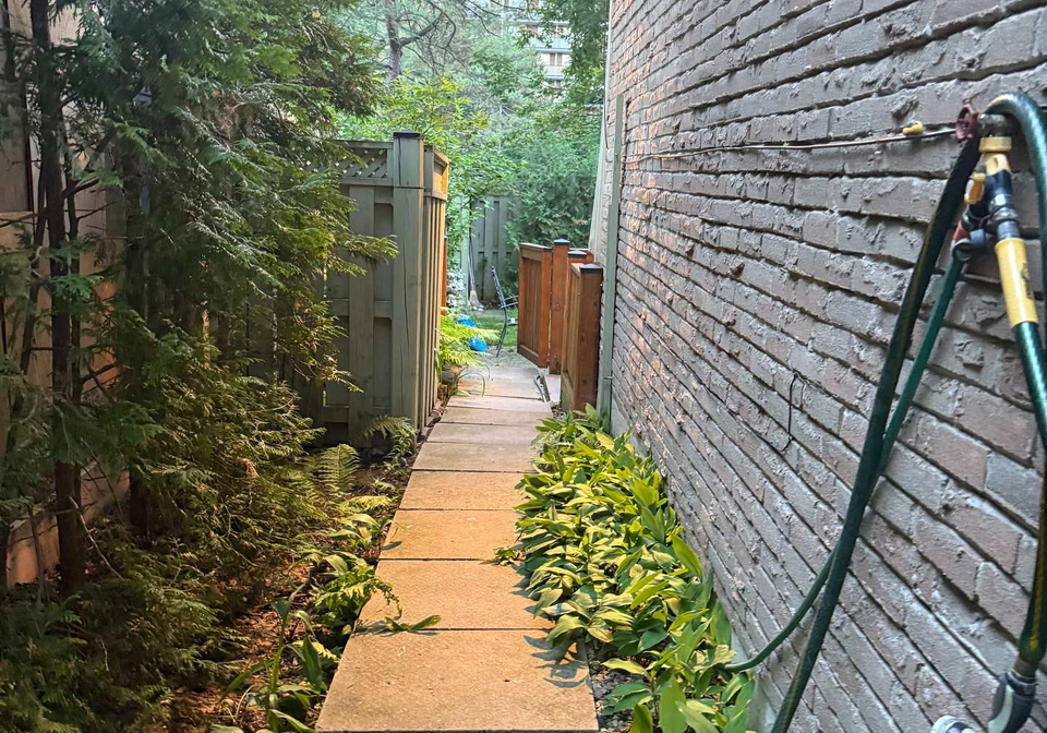 8-tarbert-road-toronto-north-york-ontario-c13554486