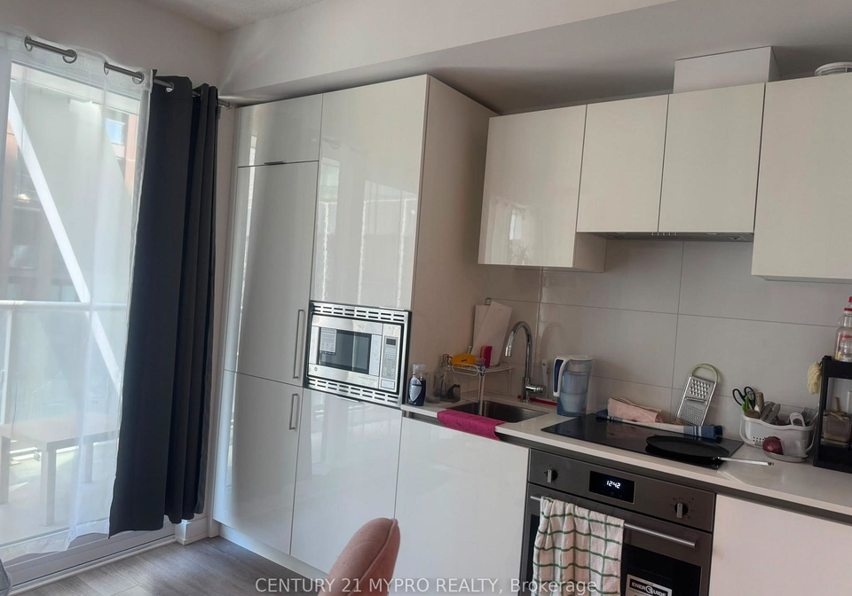 230-simcoe-street-toronto-toronto-ontario-c13554662