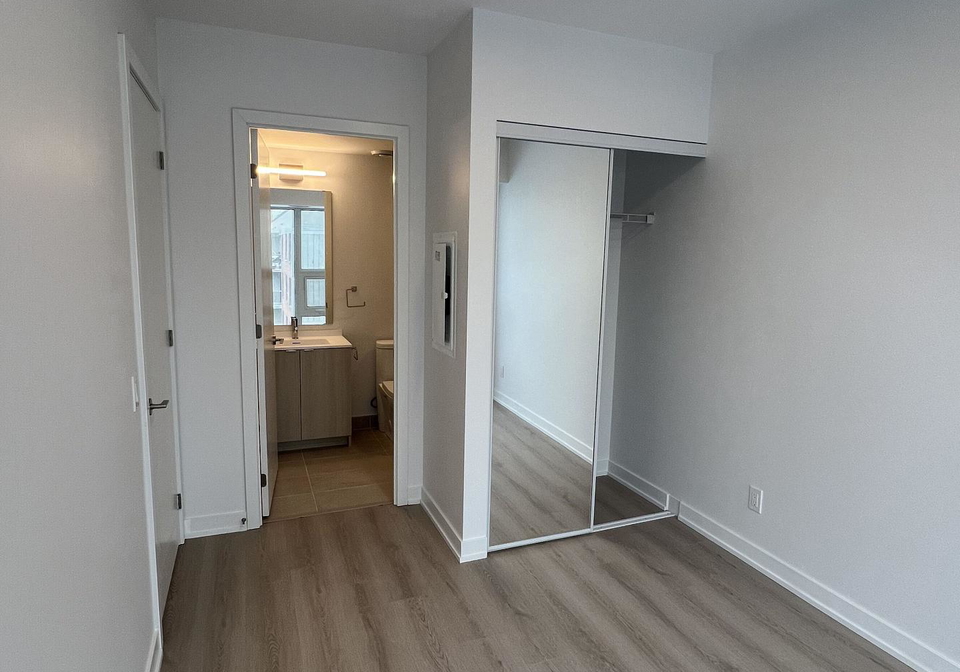 100-queen-street-e-toronto-toronto-ontario-c13554820