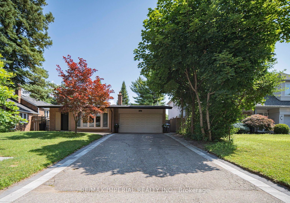 4-quincy-crescent-toronto-north-york-ontario-c13555008