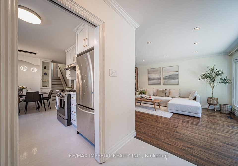 4-quincy-crescent-toronto-north-york-ontario-c13555008