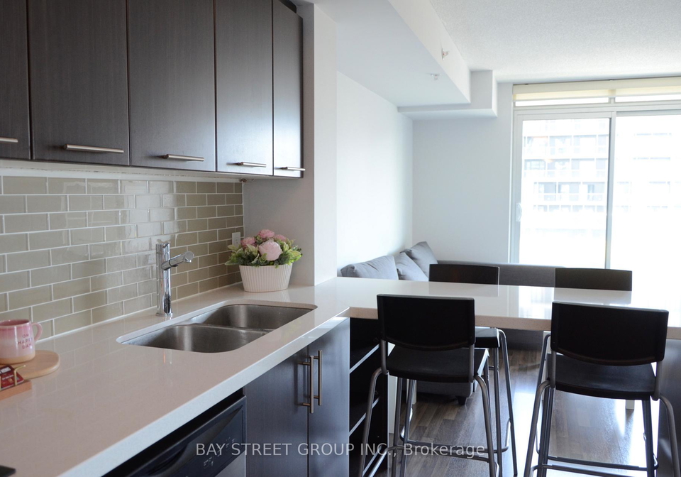 555-wilson-avenue-toronto-toronto-ontario-c13555168