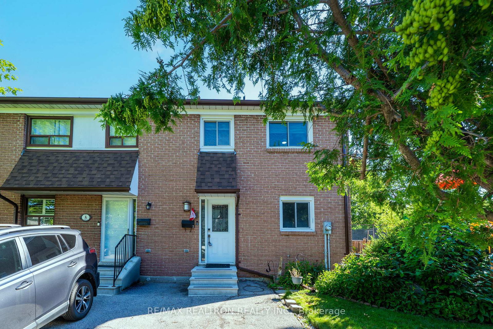7-spy-appleway-toronto-north-york-ontario-c13555182