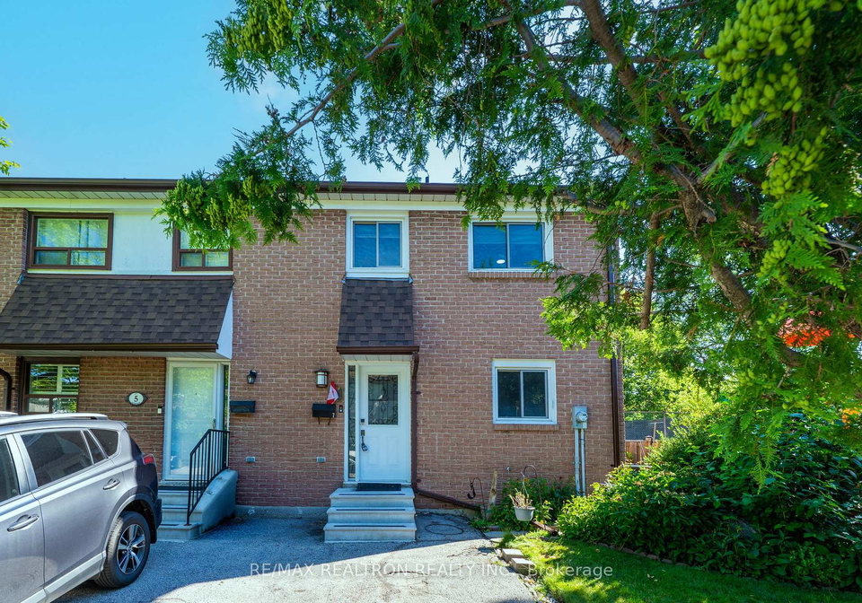 7-spy-appleway-toronto-north-york-ontario-c13555182