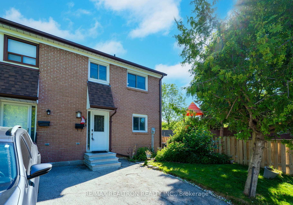 7-spy-appleway-toronto-north-york-ontario-c13555182