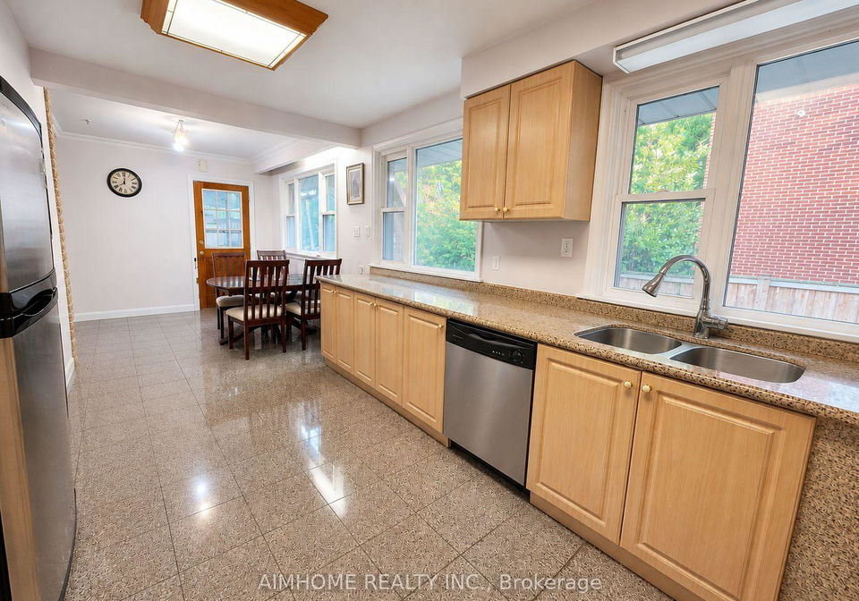 25-burbank-drive-toronto-north-york-ontario-c13555256