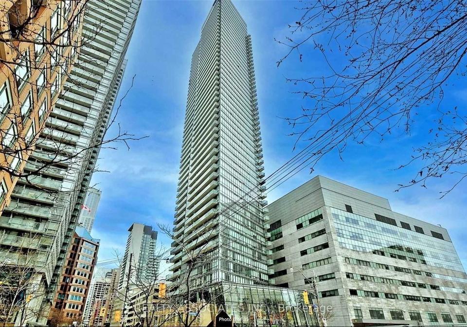 832-bay-street-toronto-toronto-ontario-c13555318