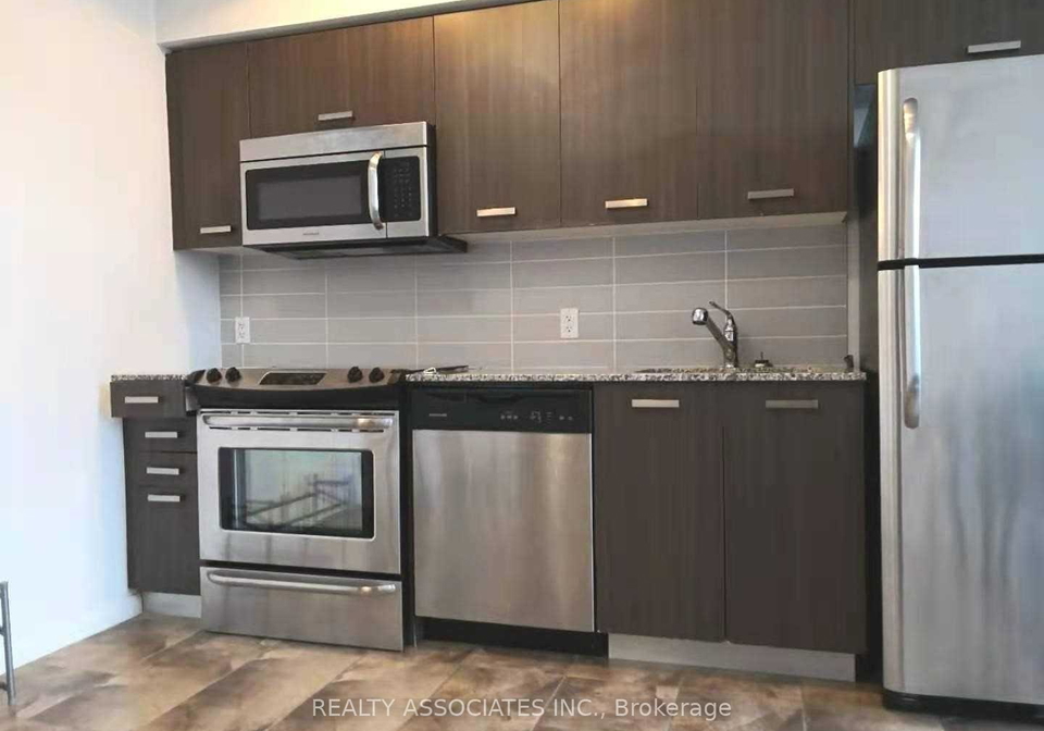 832-bay-street-toronto-toronto-ontario-c13555318