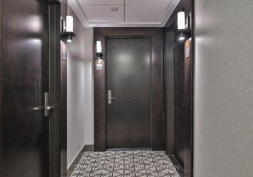 761-bay-street-toronto-toronto-ontario-c13555628