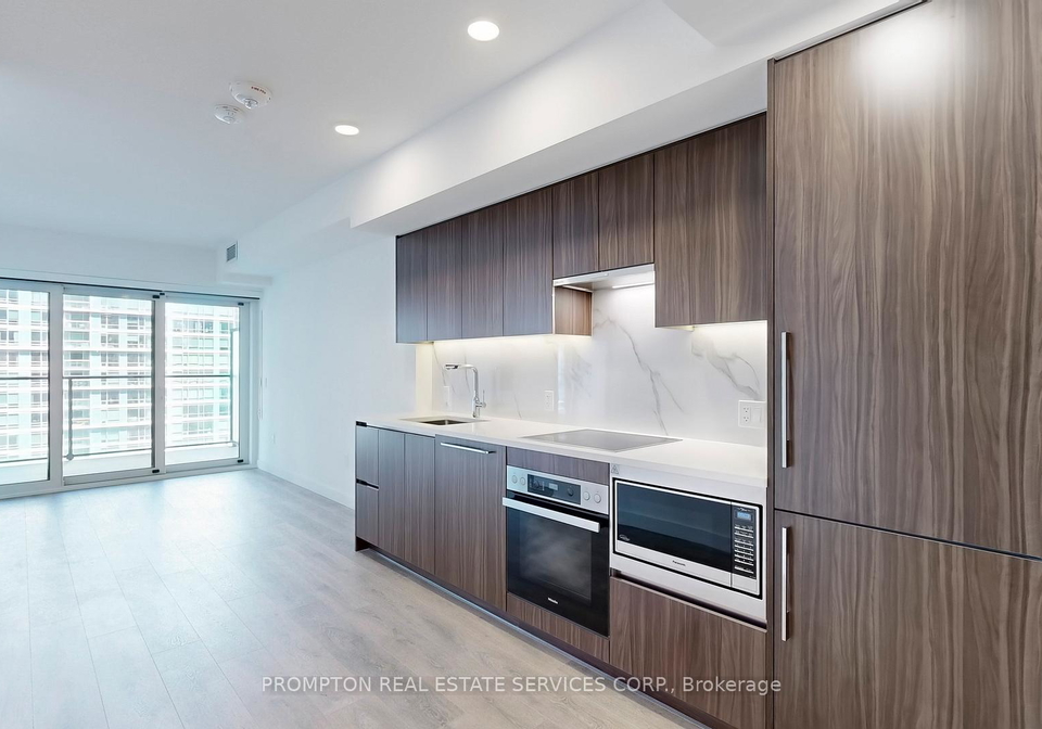 3-concord-cityplace-way-toronto-toronto-ontario-c13556530