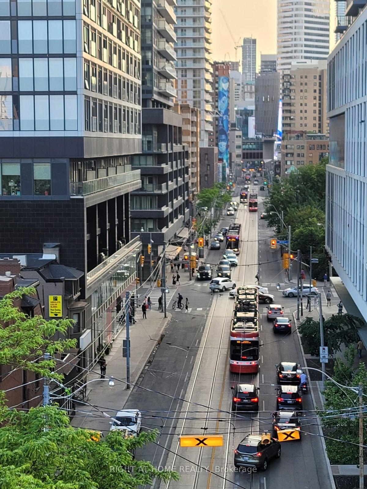 219-dundas-street-e-toronto-toronto-ontario-c13556540