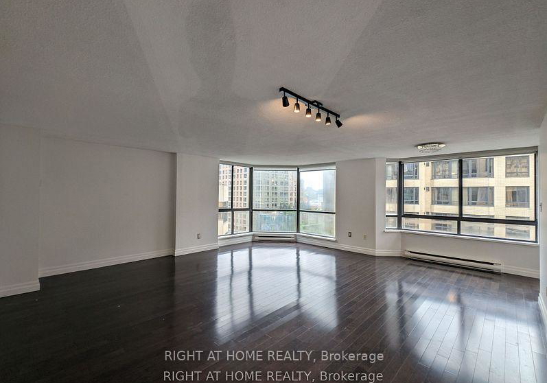 280-simcoe-street-toronto-toronto-ontario-c13556808