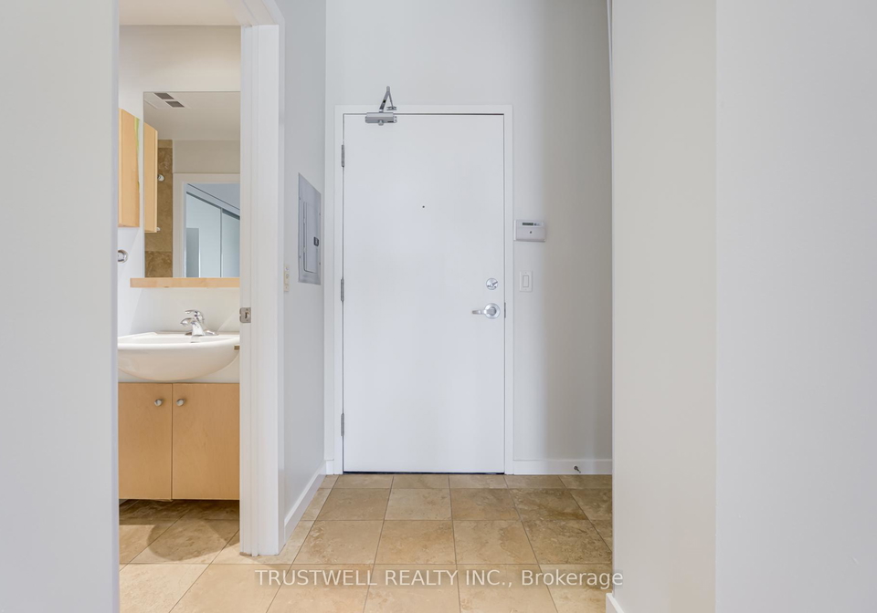 208-queens-quay-w-toronto-toronto-ontario-c13557252