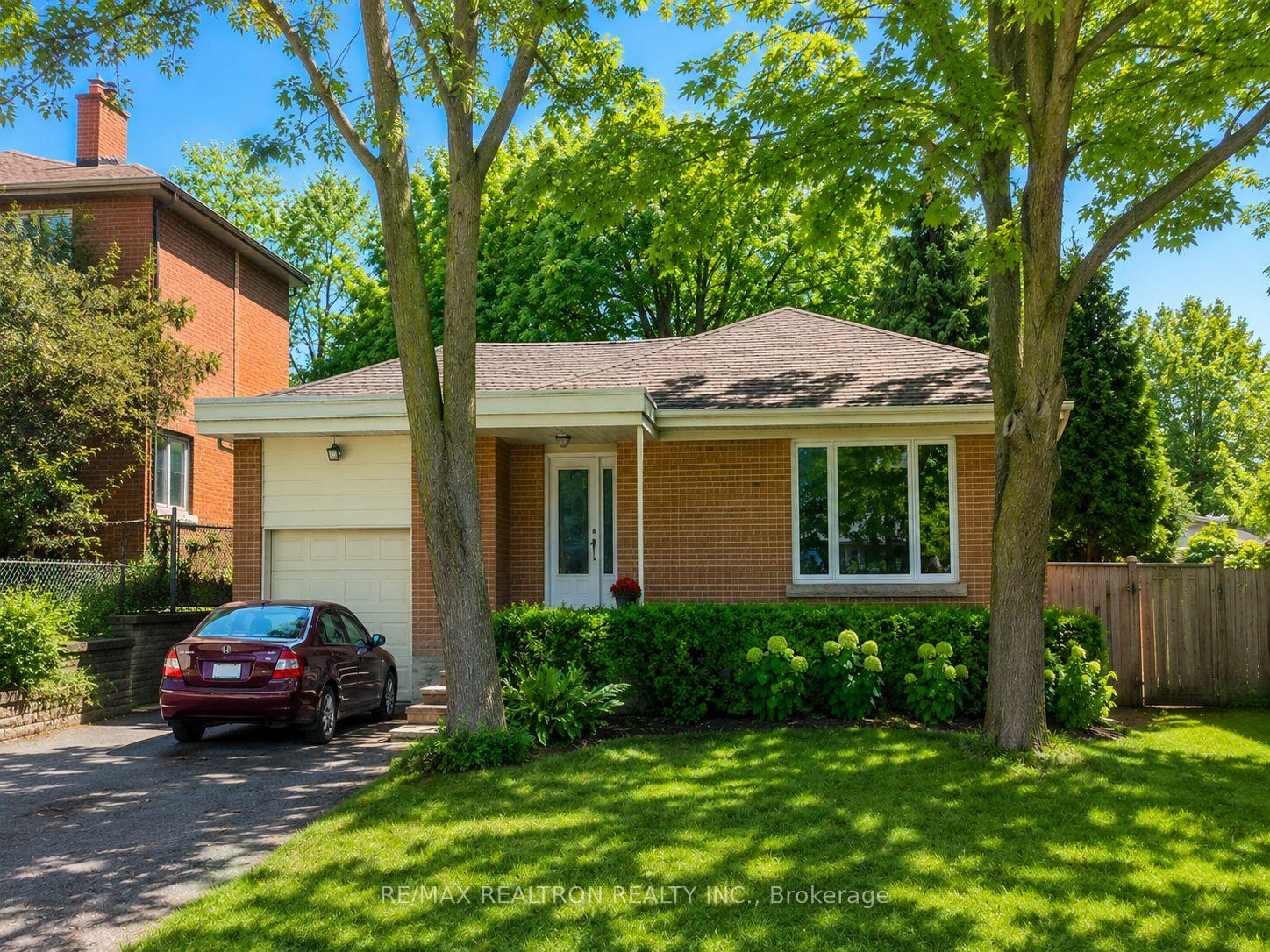 318-holmes-avenue-toronto-north-york-ontario-c13557598