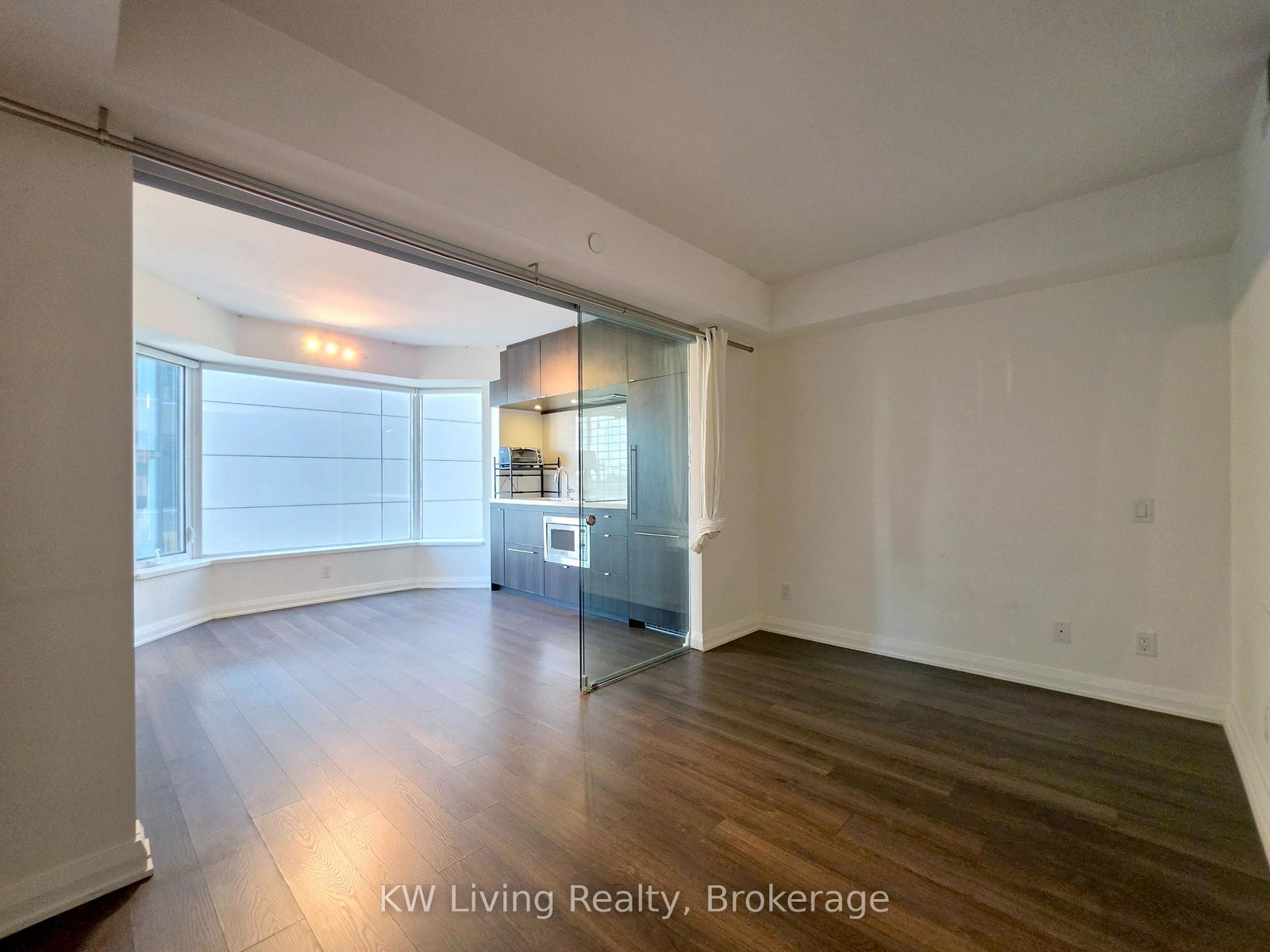 155-yorkville-avenue-toronto-toronto-ontario-c13557832
