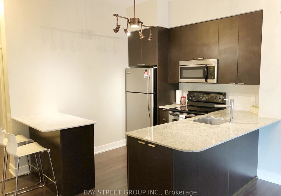 23-sheppard-avenue-e-toronto-north-york-ontario-c13557868