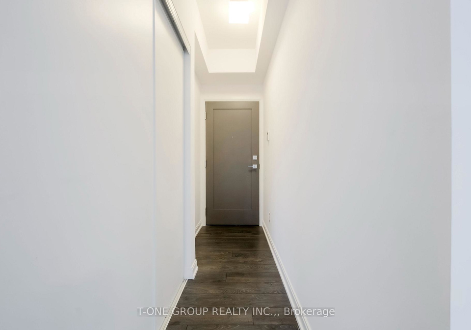 42-charles-street-e-toronto-toronto-ontario-c13557960