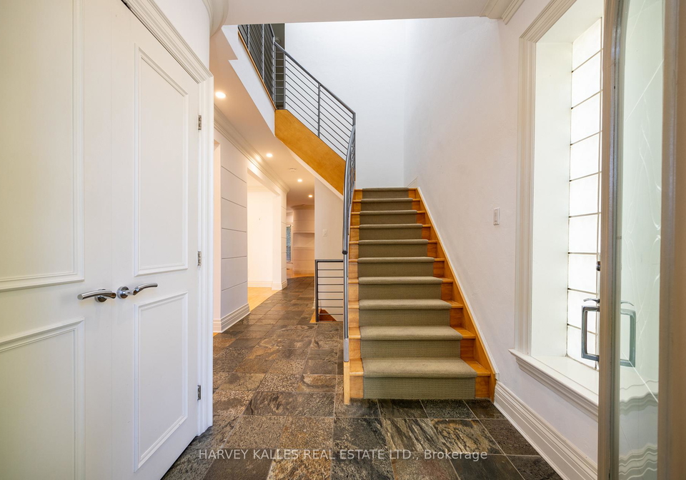 495-deloraine-avenue-toronto-toronto-ontario-c13558170