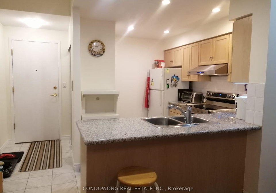 168-simcoe-street-toronto-toronto-ontario-c13558228