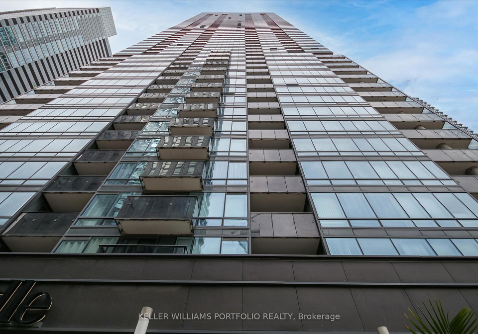 295-adelaide-street-w-toronto-toronto-ontario-c13558252