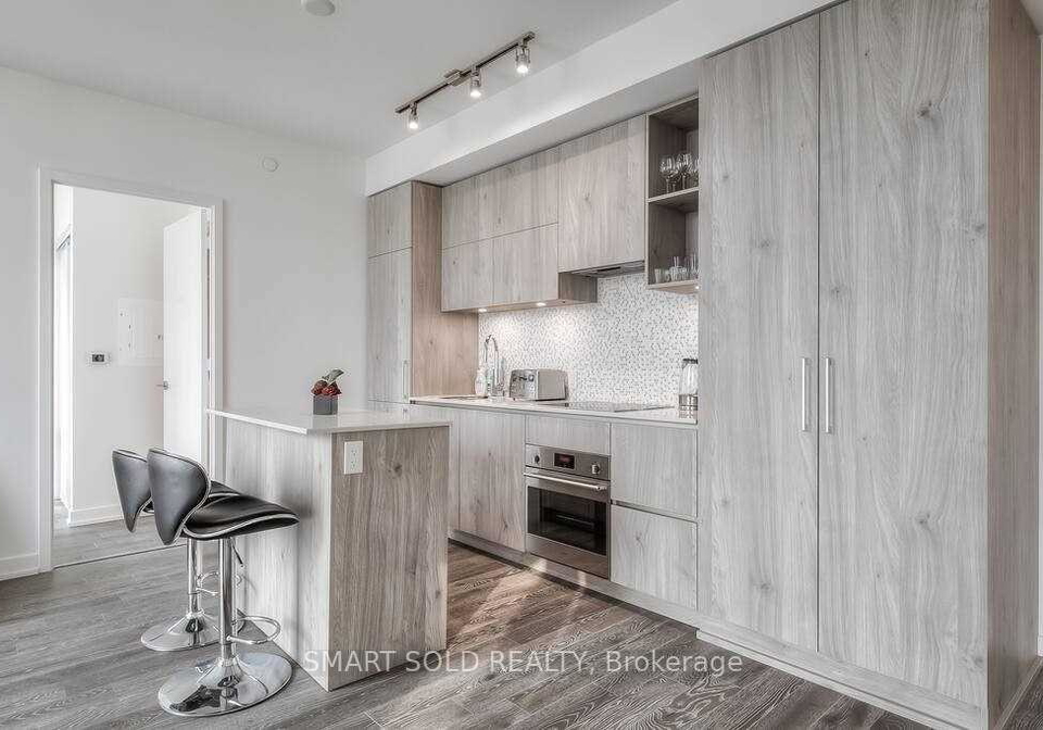 1-yorkville-avenue-toronto-toronto-ontario-c13558566