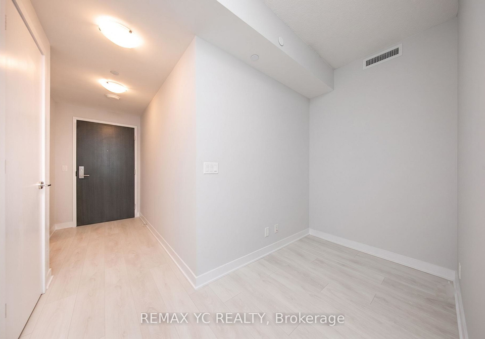 2221-yonge-street-toronto-toronto-ontario-c13558664