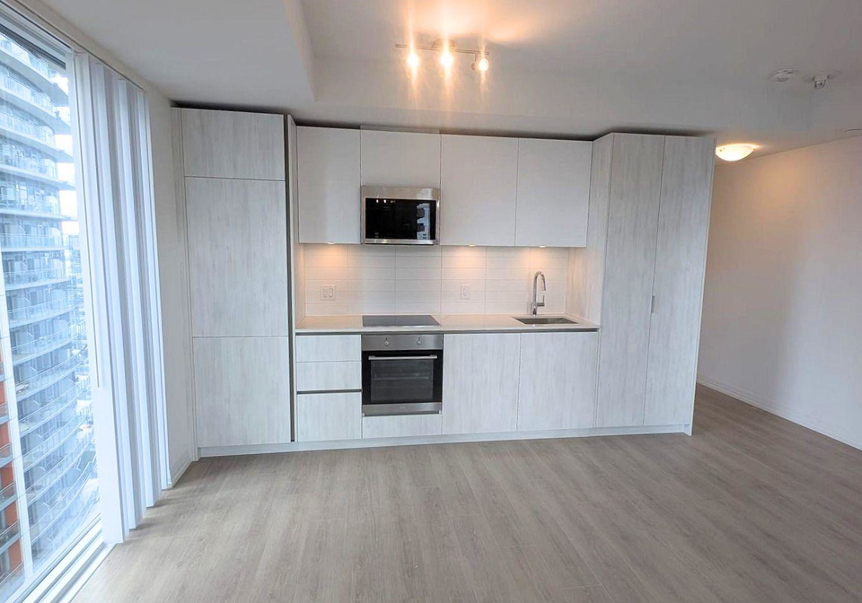 28-widmer-street-toronto-toronto-ontario-c13558816