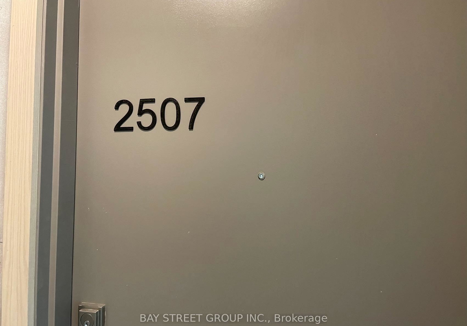 188-fairview-mall-drive-toronto-north-york-ontario-c13559114