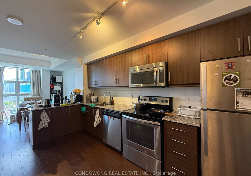 10-willison-square-toronto-toronto-ontario-c13559336