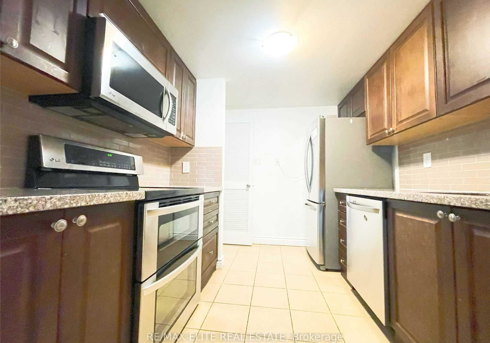 717-bay-street-toronto-toronto-ontario-c13559586