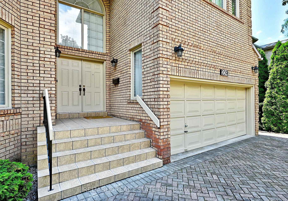209-alfred-avenue-toronto-north-york-ontario-c13559654