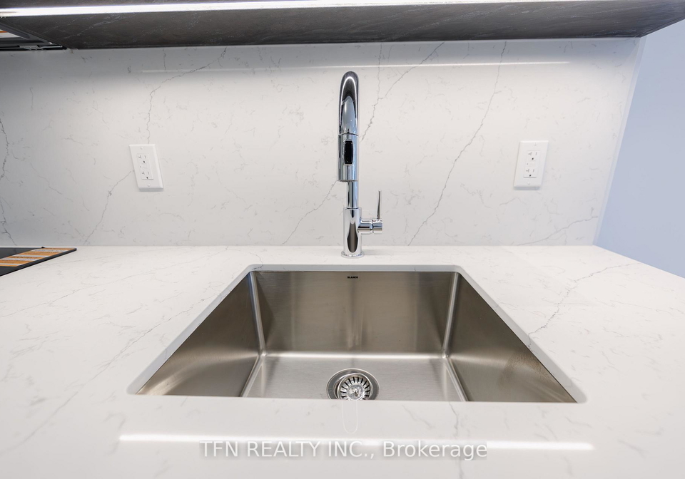15-richardson-street-toronto-toronto-ontario-c13559810