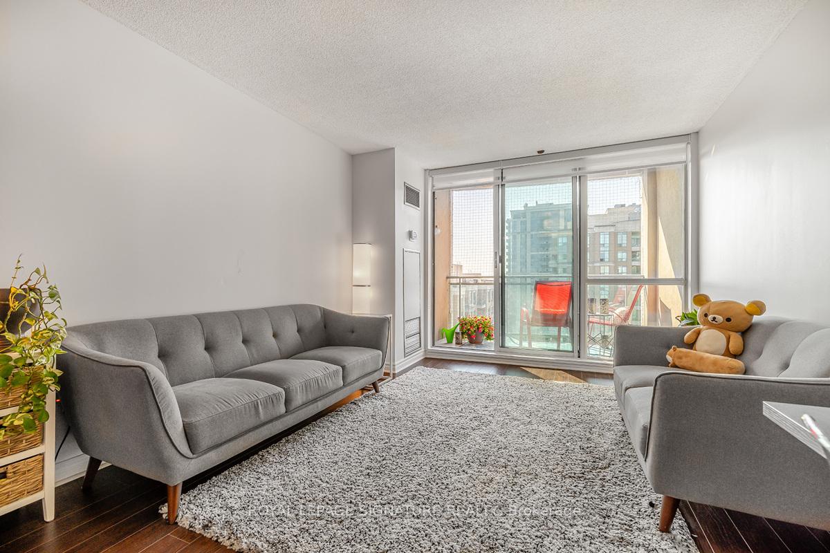 8-pemberton-avenue-toronto-north-york-ontario-c13560122