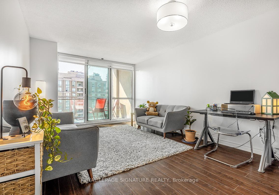 8-pemberton-avenue-toronto-north-york-ontario-c13560122