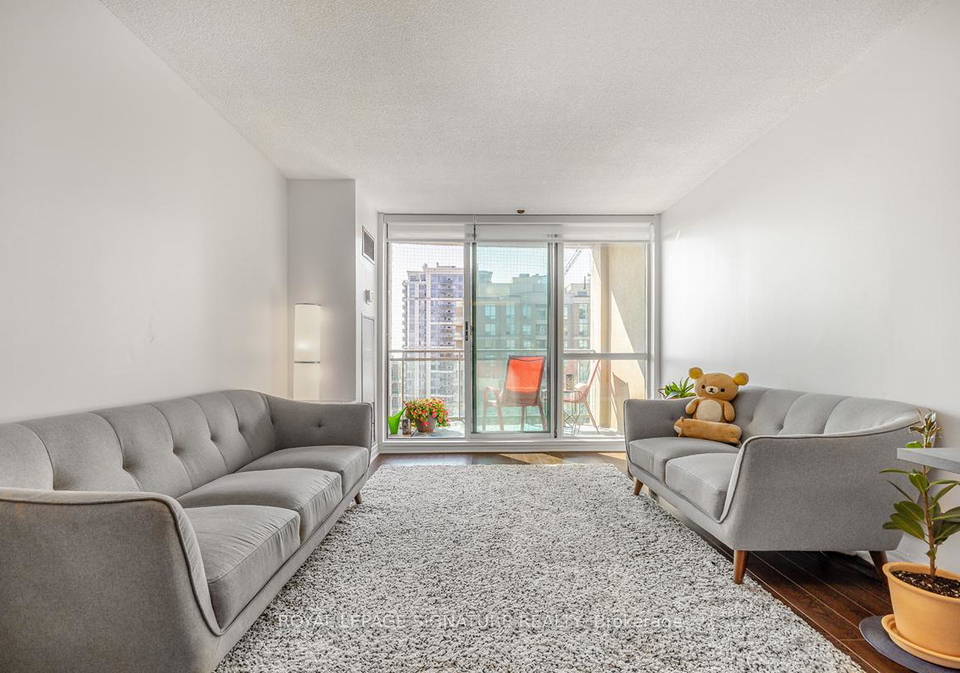 8-pemberton-avenue-toronto-north-york-ontario-c13560122