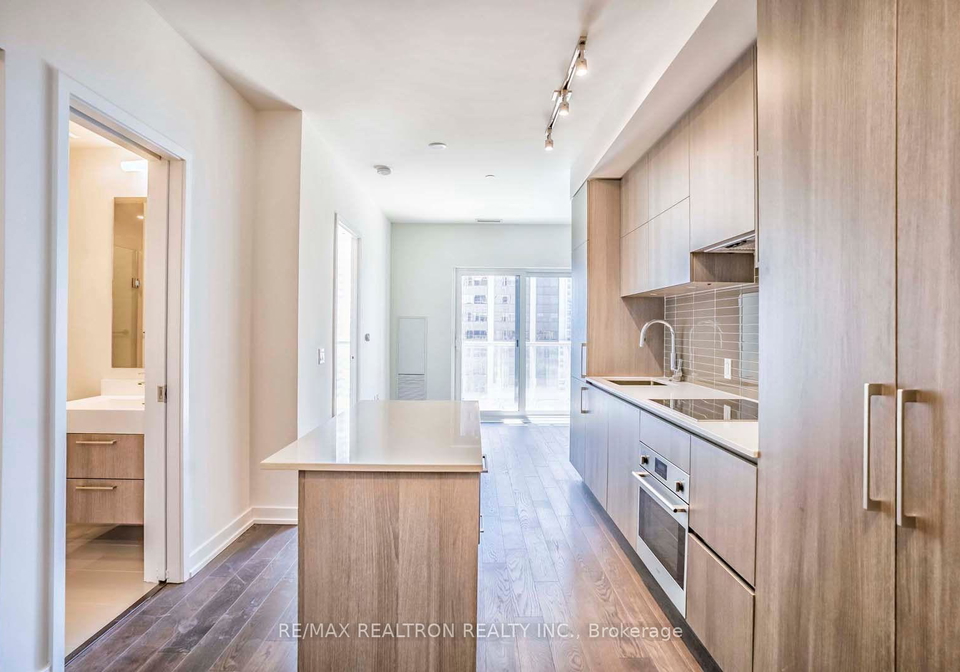 1-yorkville-avenue-toronto-toronto-ontario-c13560202