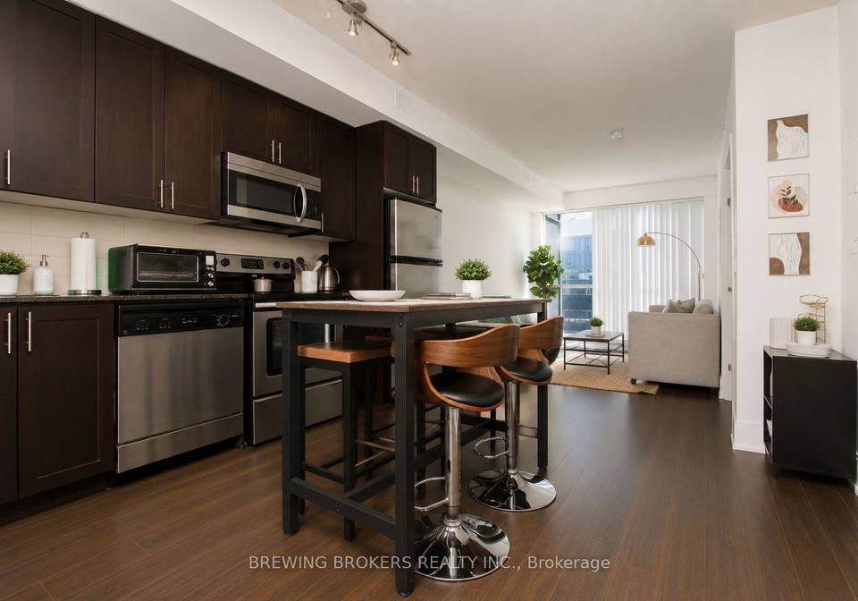 560-front-street-w-toronto-toronto-ontario-c13560498