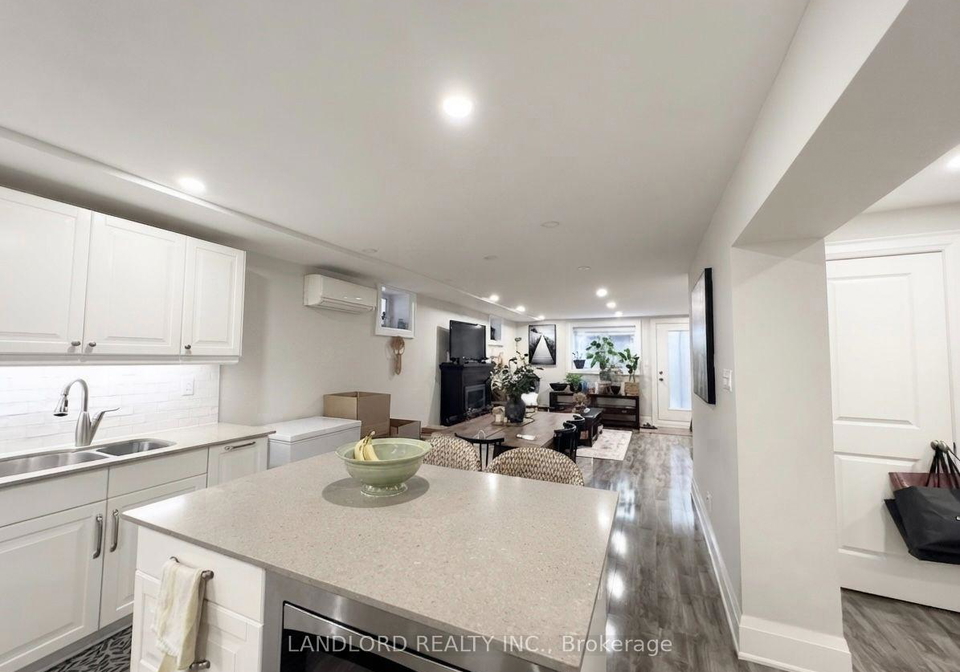 117-chaplin-crescent-toronto-toronto-ontario-c13560966