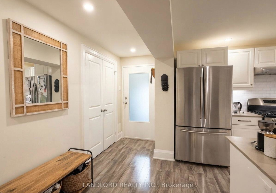 117-chaplin-crescent-toronto-toronto-ontario-c13560966