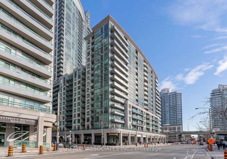 19-grand-trunk-crescent-toronto-toronto-ontario-c13560982