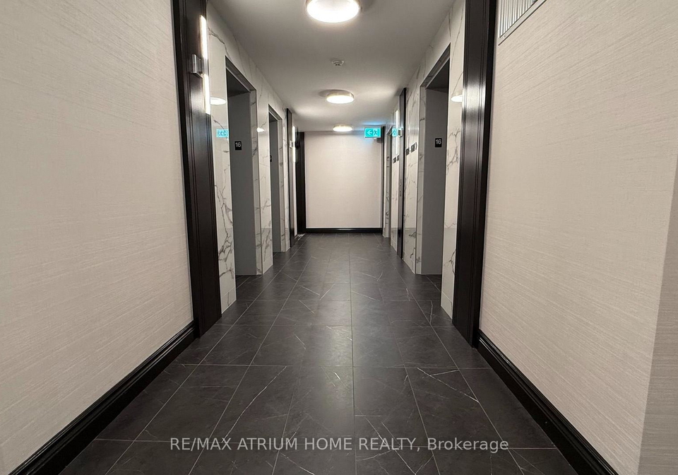 19-grand-trunk-crescent-toronto-toronto-ontario-c13561430