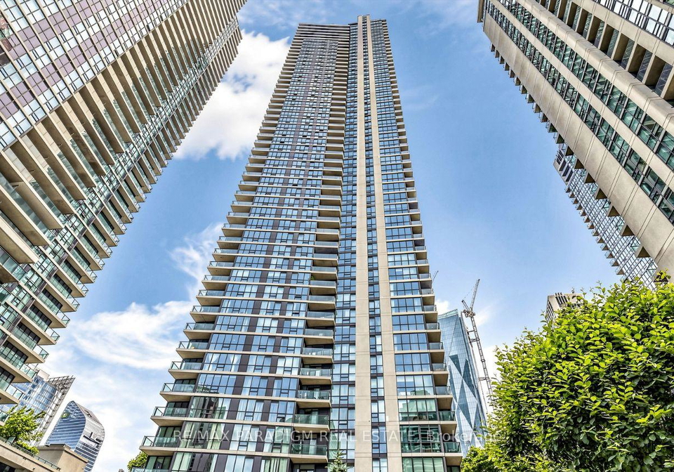 18-harbour-street-toronto-toronto-ontario-c13562094