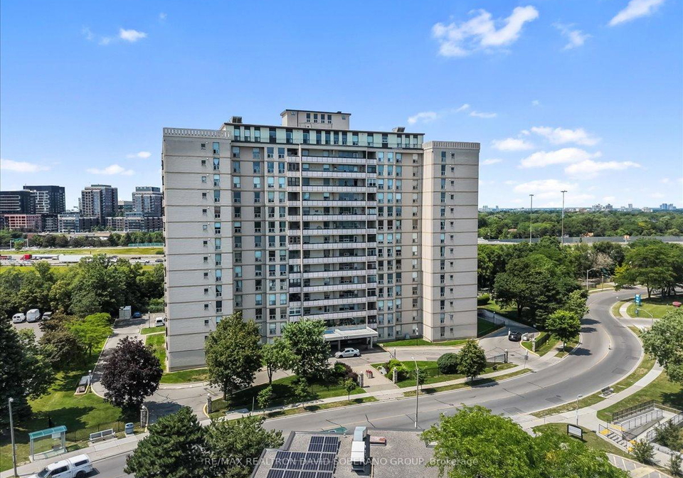 130-neptune-drive-toronto-toronto-ontario-c13562146