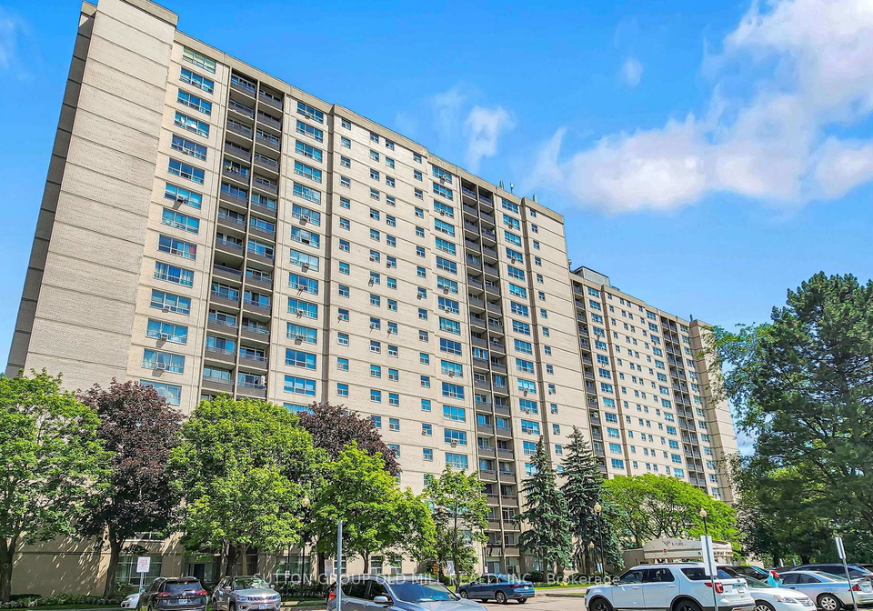5-parkway-forest-drive-toronto-north-york-ontario-c13562738
