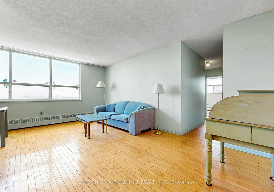 5-parkway-forest-drive-toronto-north-york-ontario-c13562738