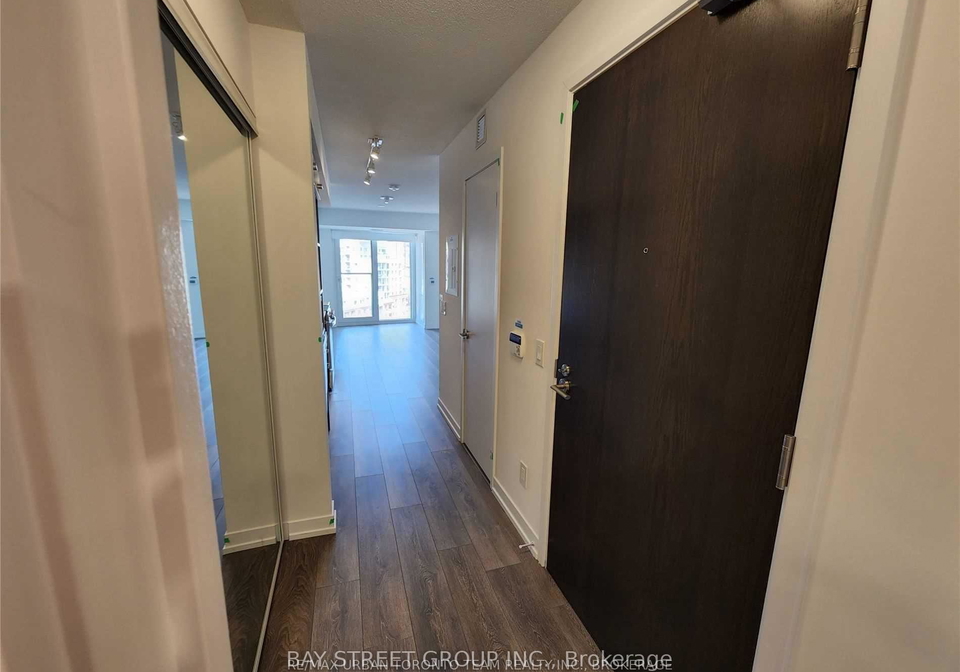 219-dundas-street-e-toronto-toronto-ontario-c13562920