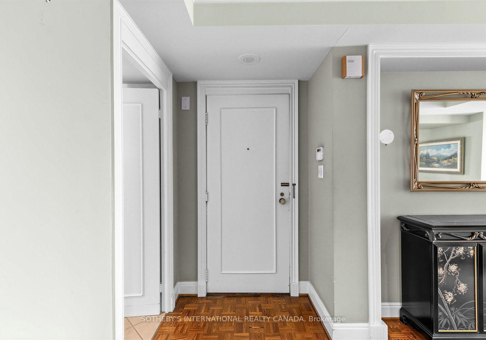 63-st-clair-avenue-w-toronto-toronto-ontario-c13563020