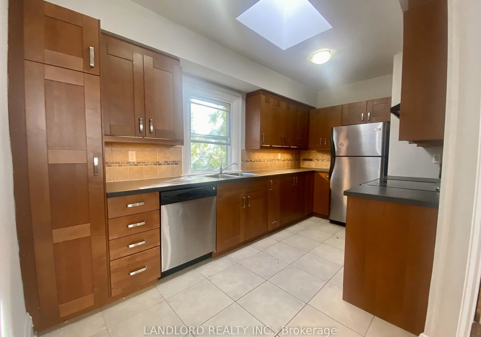 341-st-clair-avenue-w-toronto-toronto-ontario-c13563474