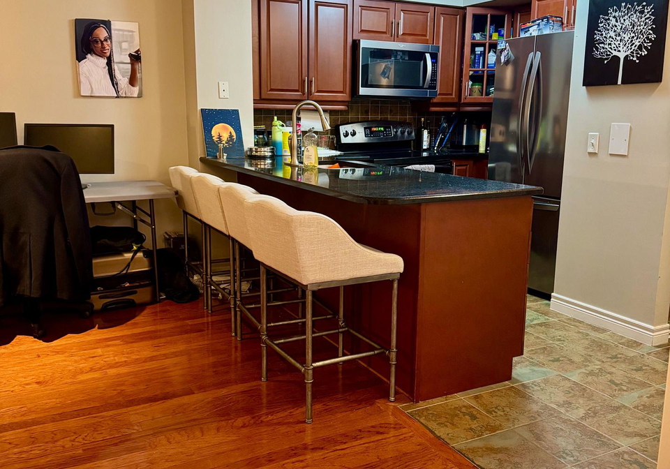 30-grand-trunk-crescent-toronto-toronto-ontario-c13563670