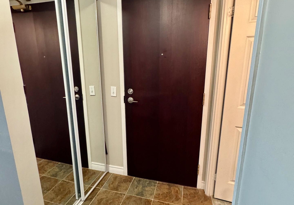 30-grand-trunk-crescent-toronto-toronto-ontario-c13563670